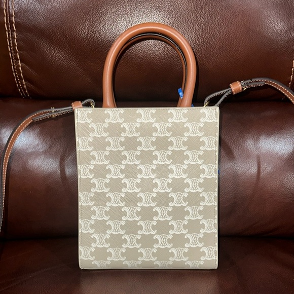 🔥🔥🔥Authentic Celine Mini vertical cabas in Triomphe canvas and calfskin Bag - Picture 4 of 10